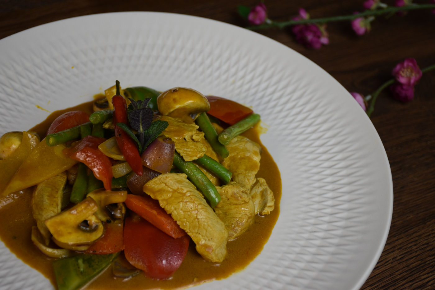 Schweinefleisch mit Curry Sauce